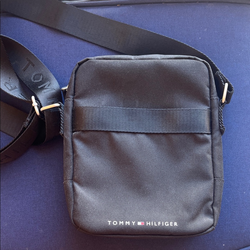 Tommy Hilfiger Black Messenger Bag